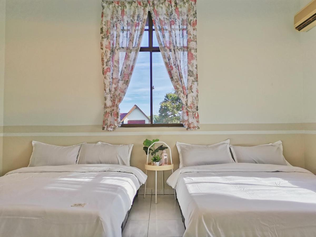 Yussy Homestay At Afamosa Bungalow Alor Gajah Esterno foto