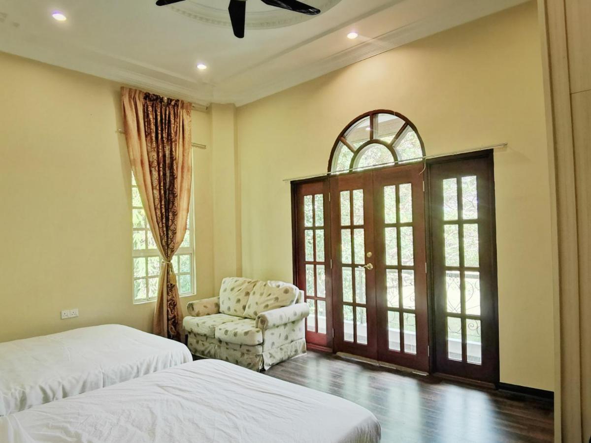 Yussy Homestay At Afamosa Bungalow Alor Gajah Esterno foto