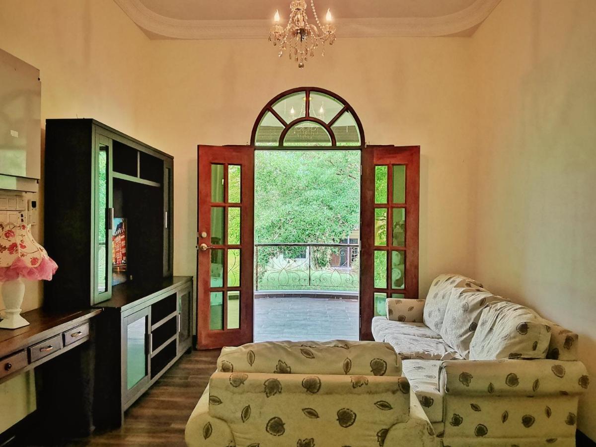 Yussy Homestay At Afamosa Bungalow Alor Gajah Esterno foto