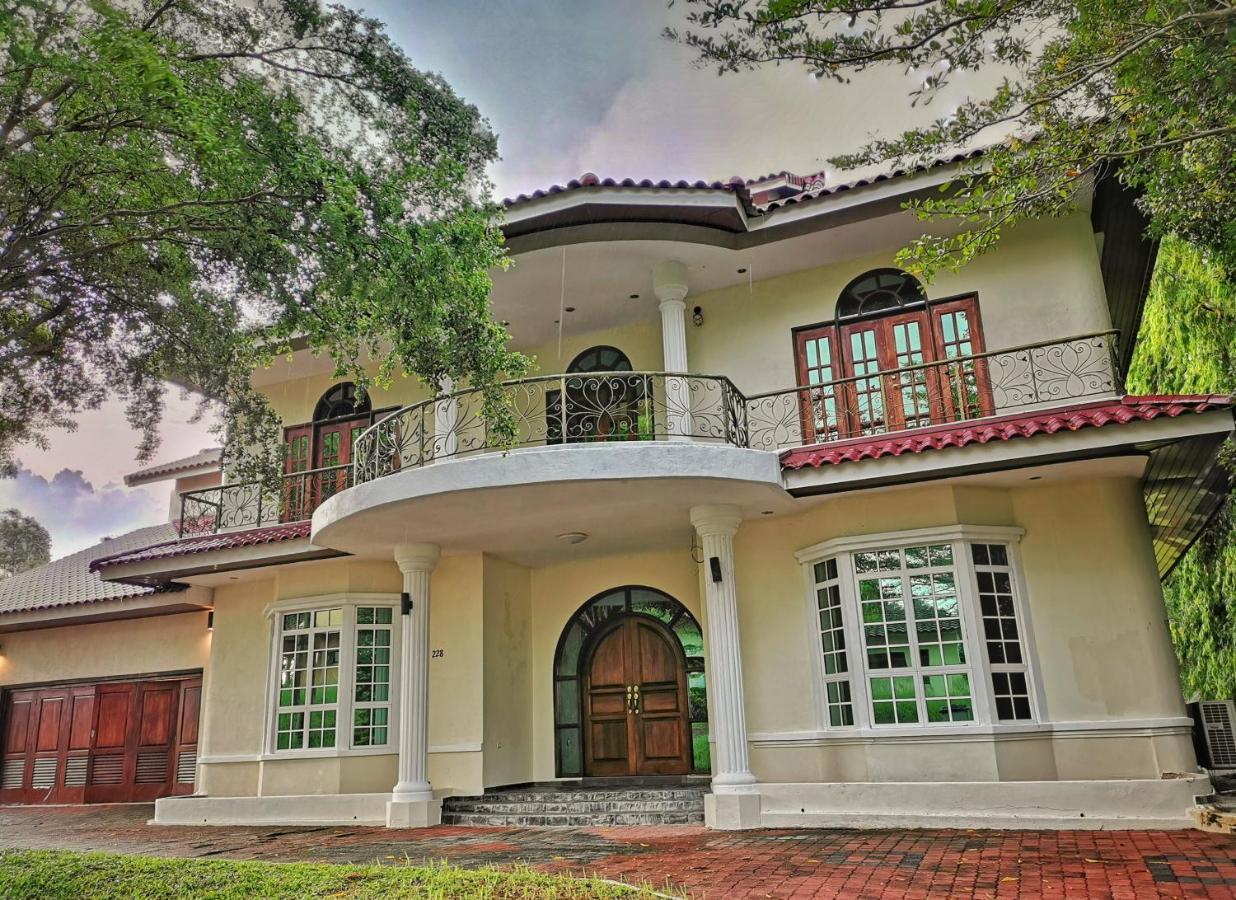 Yussy Homestay At Afamosa Bungalow Alor Gajah Esterno foto