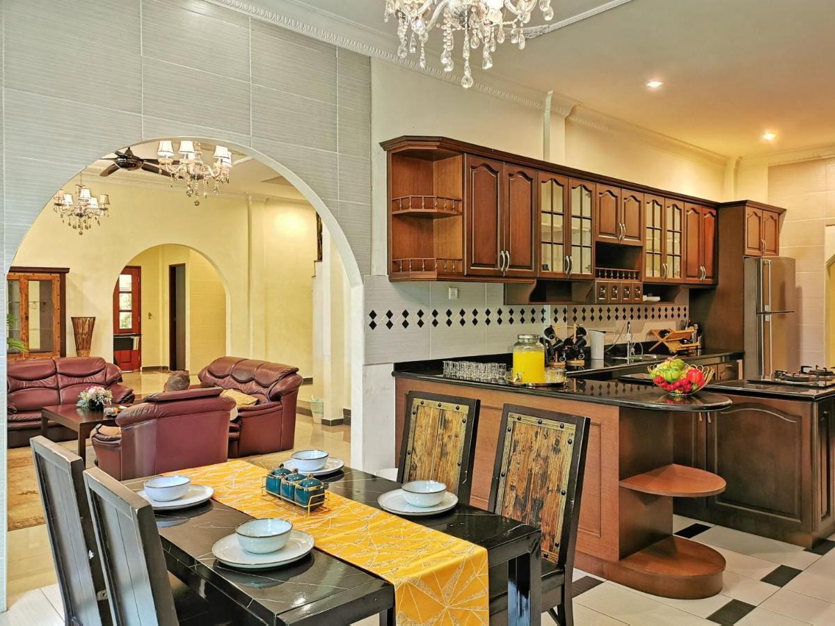 Yussy Homestay At Afamosa Bungalow Alor Gajah Esterno foto