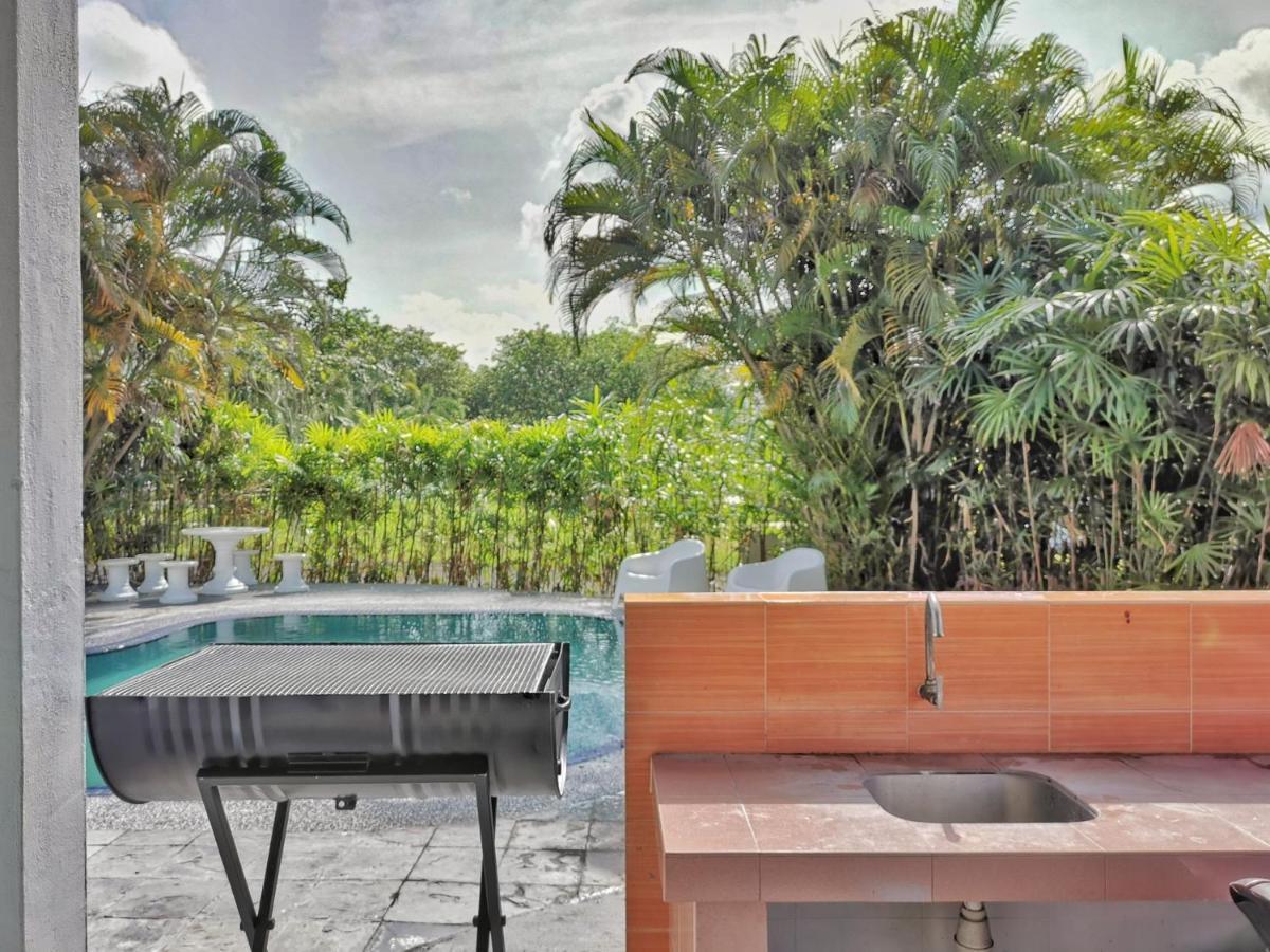Yussy Homestay At Afamosa Bungalow Alor Gajah Esterno foto