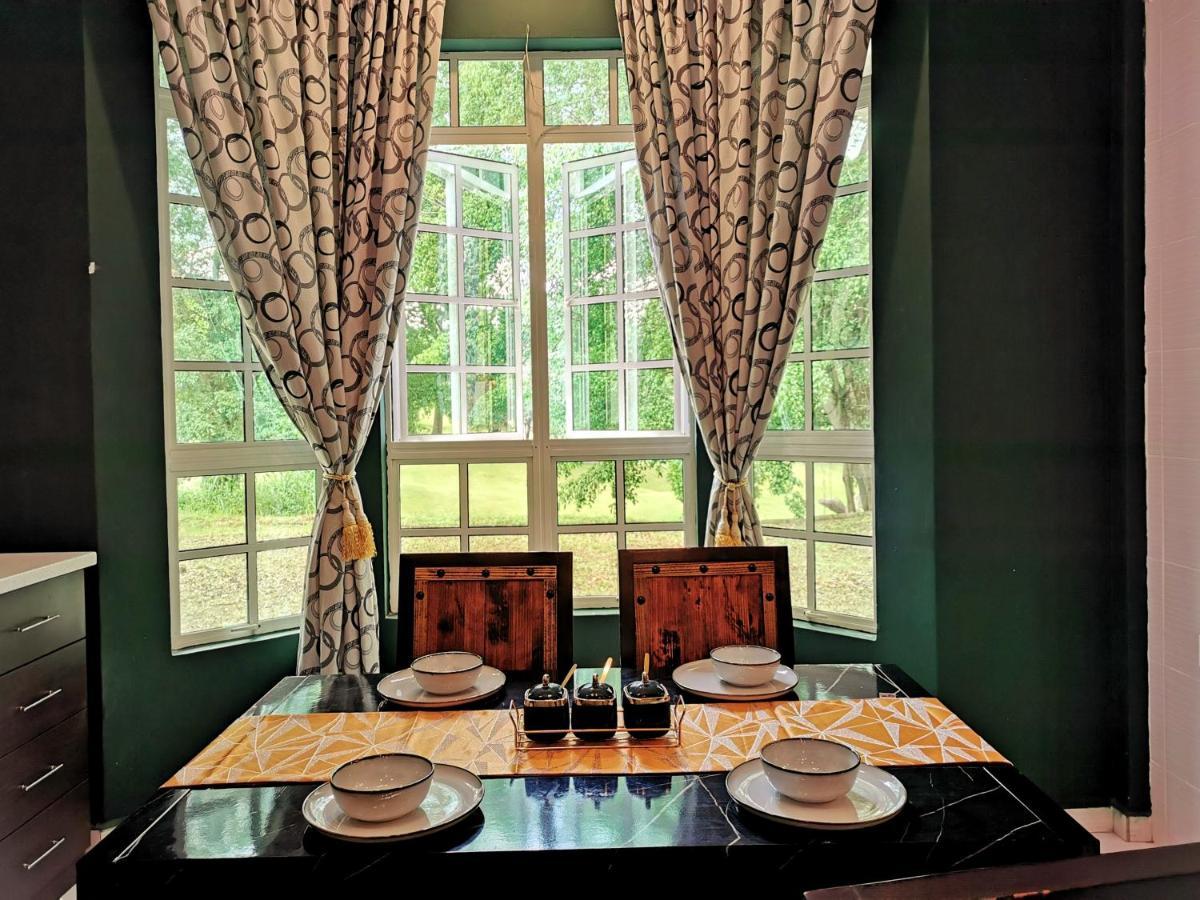 Yussy Homestay At Afamosa Bungalow Alor Gajah Esterno foto