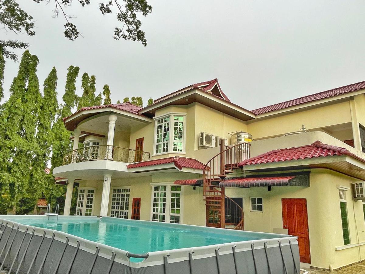Yussy Homestay At Afamosa Bungalow Alor Gajah Esterno foto
