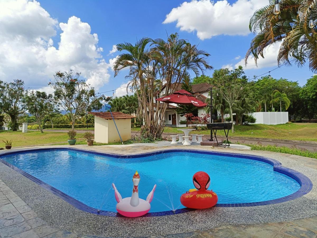 Yussy Homestay At Afamosa Bungalow Alor Gajah Esterno foto